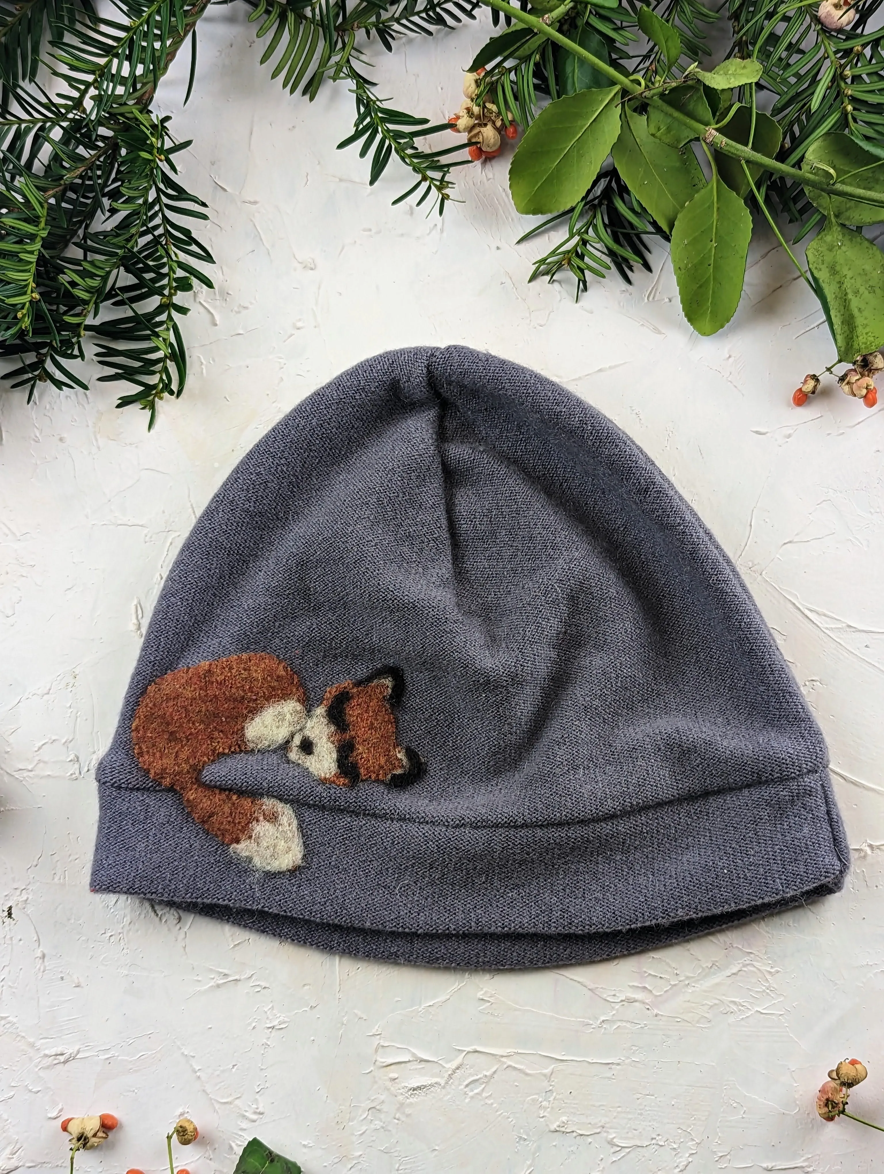 Sleeping Fox Cashmere Hat - Adult/Big Kid